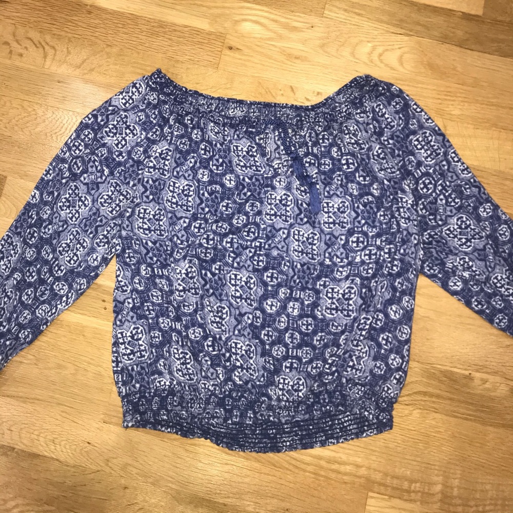 Hollister top